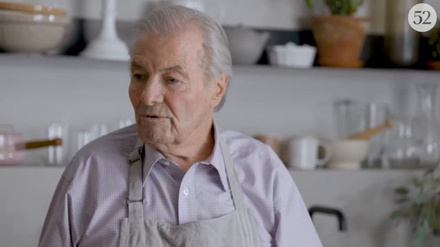 Jacques Pépin's Maman's Cheese Soufflé | Genius Recipes смотреть онлайн