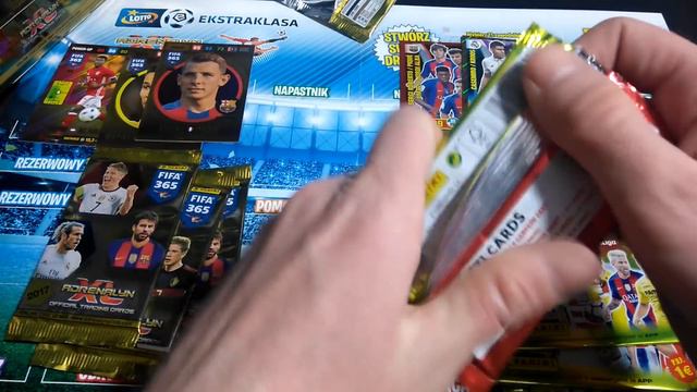 POJEDYNEK PANINI FIFA 365 2017 VS ADRENALYN XL LALIGA SANTANDER 16/17 смотреть онлайн