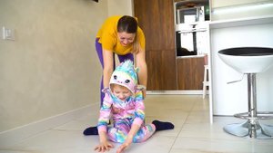 Марго превратилась в котенка Мама кошка