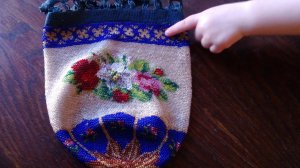 Старинный мешочек из бисера под реставрацию. Вышивка в технике вязания крючком с бисером.