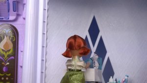 Barbie Frozen Family Evening Routine With Elsa & Anna Toddlers - Playdate