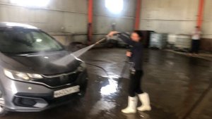 Решили заехать и помыть машину на местной автомойке в Гоби-Алтай