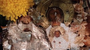 Зачем с иконы снимать старый оклад и вышивать новый? Может быть проще старый отреставрировать?