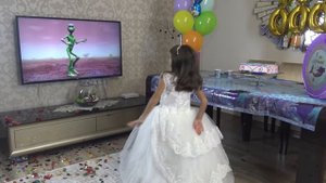 Lina'ya Sürprizli 700.000 Arkadaş Kutlaması  ve Sürpriz Gelinlik | Sonsuz Teşekkürler