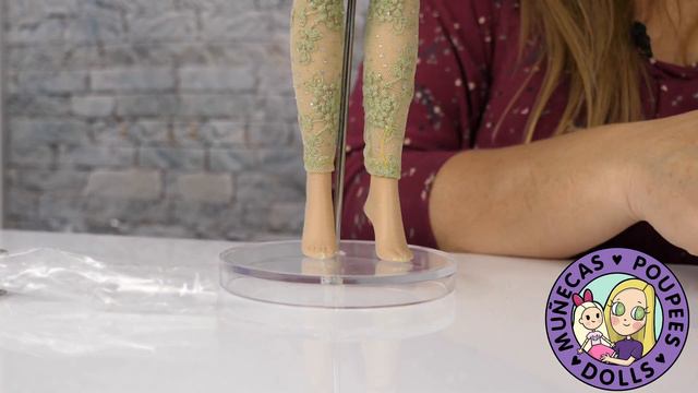 Unboxing Robert Tonner's Ellowyne Wilde Taking Shape смотреть онлайн