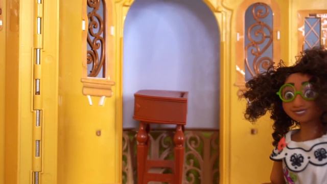 Disney Encanto Family - Mirabel Doll Wedding Story смотреть онлайн