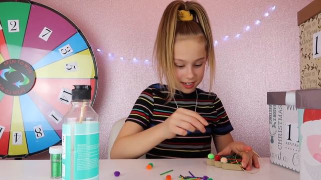 MYSTERY WHEEL OF CHRISTMAS GIFT BOX CHALLENGE | LEGO HEART SQUAD | DIY CHRISTMAS GIFTS смотреть онлайн