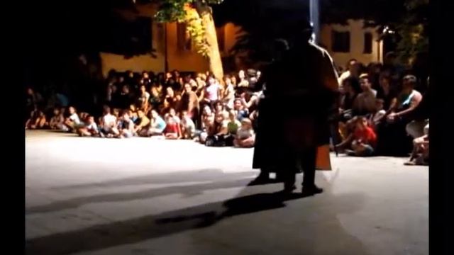 Castrum Gatthei 2013 - Banchetto - Interuzzione di Cia degli Ordelaffi смотреть онлайн