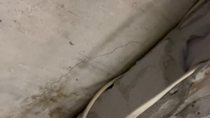 Трещина в плите перекрытия дом П 49 серия