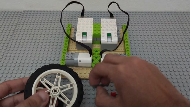 Lego Wedo 2.0 Soccer Robot Design With Building Instructions смотреть онлайн