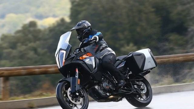 WOW!! KTM 1290 SUPER ADVENTURE S Review!
