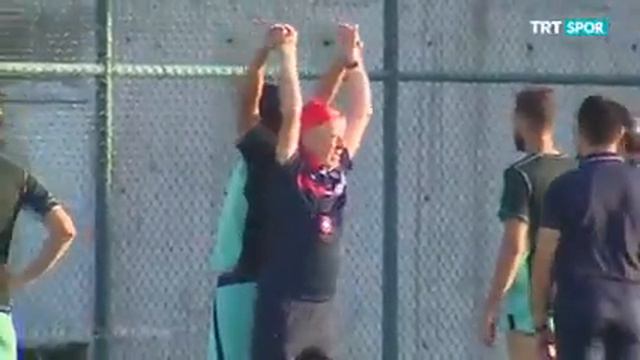 Mustafa Denizli; Türk'ün Gururu Traktör Takımını, Taraftar ve Türk Şehri Tebriz' Yorumluyor смотреть онлайн