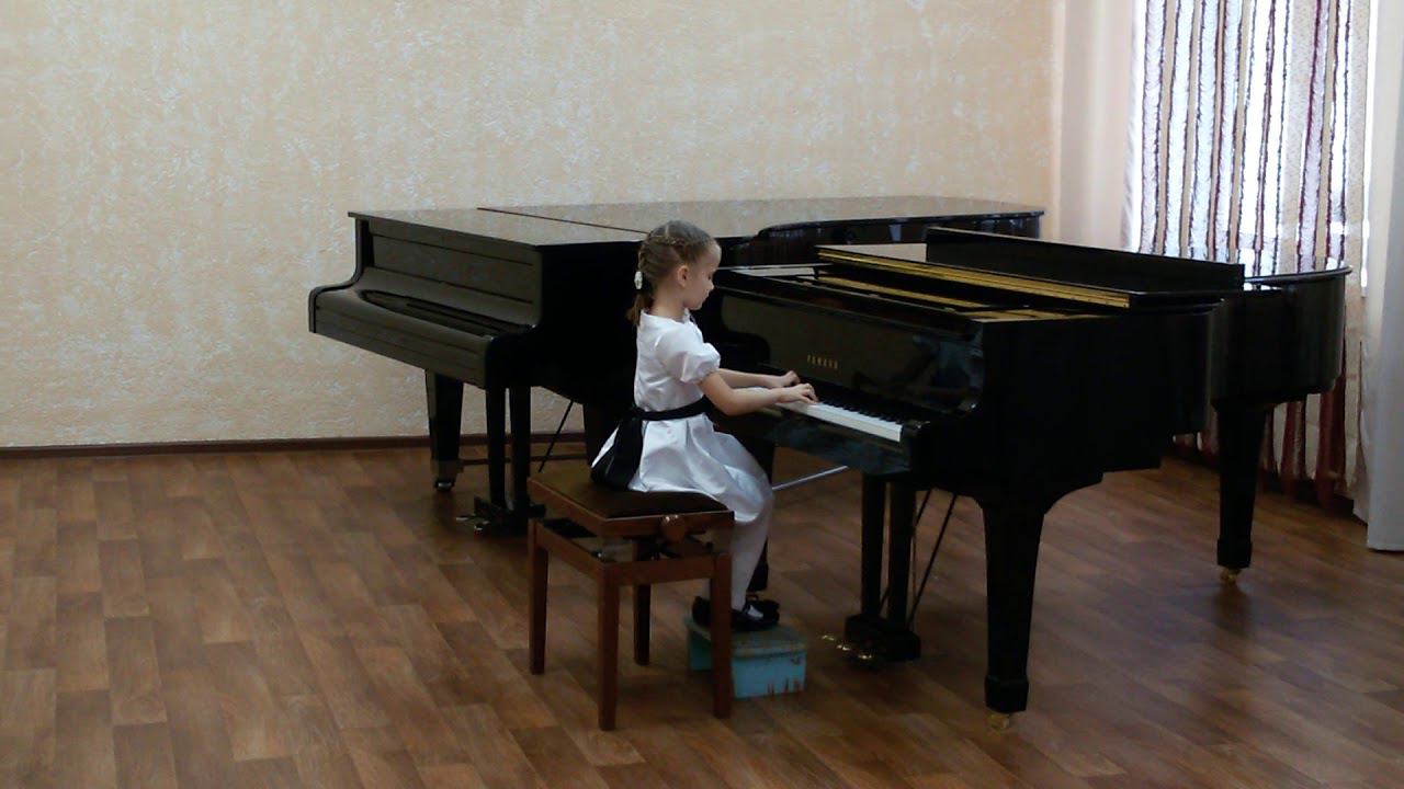 И.С.Бах "Менуэт" До Мажор, В. Селиванов "Шуточка" смотреть онлайн