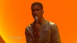 Givēon Performs ‘Heartbreak Anniversary’