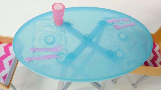 Una cena romantica per San Valentino. Storie di Barbie e Ken in italiano. Video per bambini смотреть онлайн