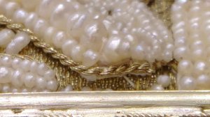 Жемчужное шитье из музея Фаберже крупным планом.