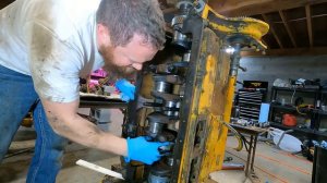 Pulling the crankshaft from my Caterpillar D4-7U...even more bad news.