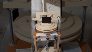 Вертикальный магнитный подвес с одной точкой опоры