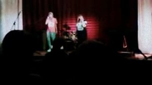 девушки читают рэп