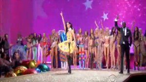 Victoria Secret Fashion Show 2010/2011 in HD - Last Segment ( Finale )