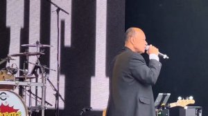 Roland Gift (Fine Young Cannibals) - She Drives me Crazy