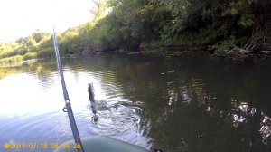 Рыбалка сплавом по малой реке в одиночку.  ЩУКА ТАЩИТ ЛОДКУ! Часть #4