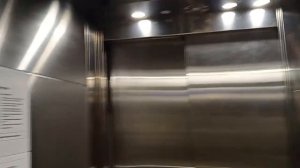 Лифт на станции метро Печатники БКЛ в сторону часовой