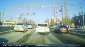 Соблюдайте дистанцию.