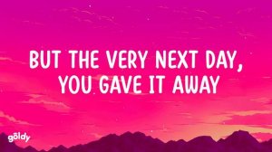 Wham! - Last Christmas (Lyrics)