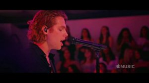 5 Seconds Of Summer (5SOS) - She Looks So Perfect (On The Record: Youngblood Live)