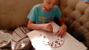 Техника пришивания страз к иконе. Вышивка иконы бисером. Вася вышивает икону бисером.