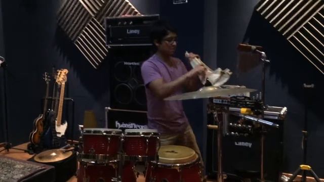 Por que ayer? - cover Lucho Quequezana percusion - Roger Sanchez смотреть онлайн