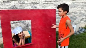 Хайди и Зидан и история про их надувные игрушки