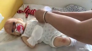 Одеваем на прогулку силиконового реборна.