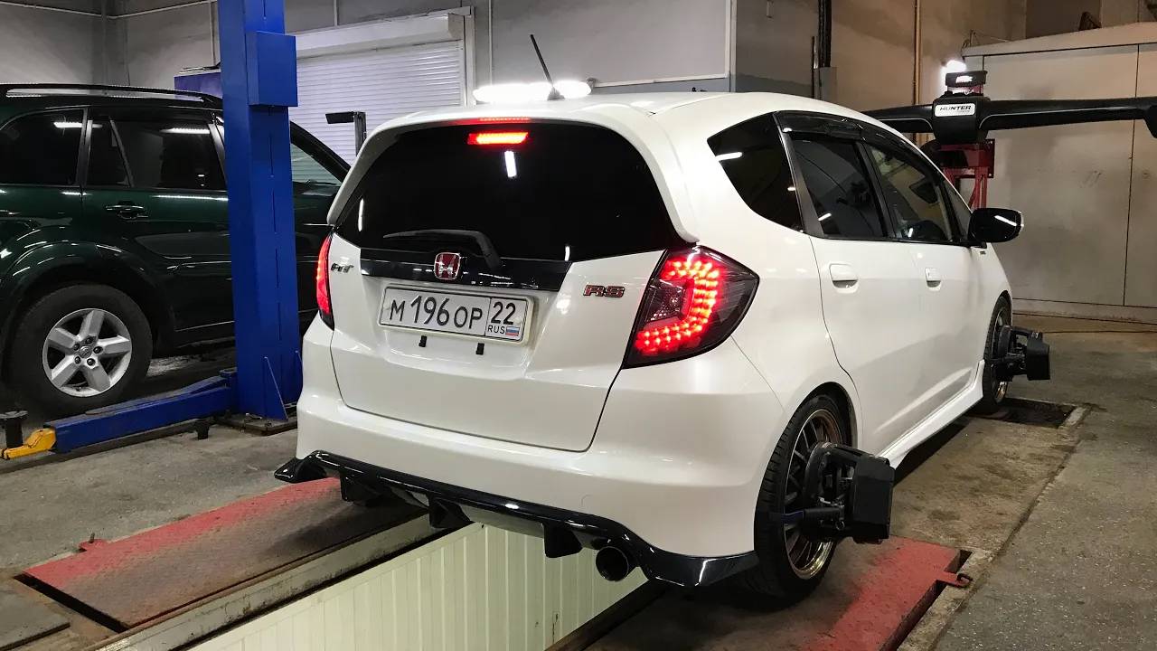 Замена сайлентблоков задних амортизаторов TEIN Street Basis смотреть онлайн