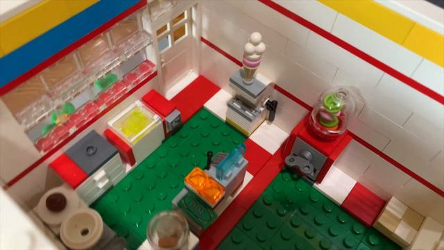 My LEGO MOC Ice Cream Shop Modular Building for the LEGO City and Retired Set 31077 смотреть онлайн