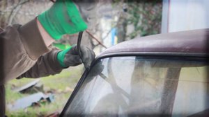 Как снять лобовое стекло ваз 2107