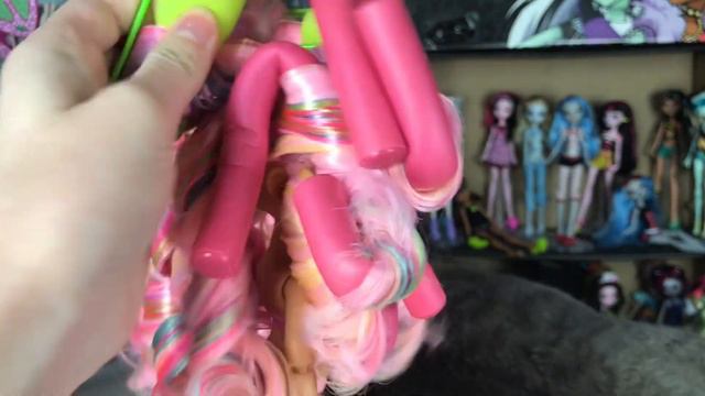 Pink Rainbow High doll MAKEOVER! Styling my Kia Hart and Brianna Dulce dolls’ hair!