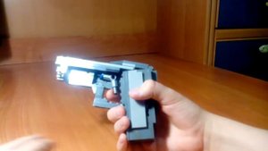 LEGO пистолет