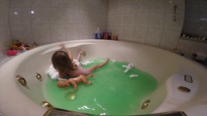 Slime Baff Squishy Ванная Лизун и пенка как Glibbi Evi купается и играет с беби бон