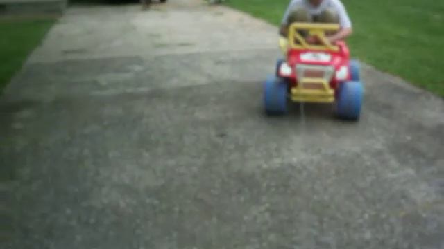 Mario Kart in real life!! смотреть онлайн
