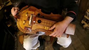 Русская колёсная лира. Мастер Василий Евхимович. Russian hurdy-gurdy. Master Vasily Evkhimovich.