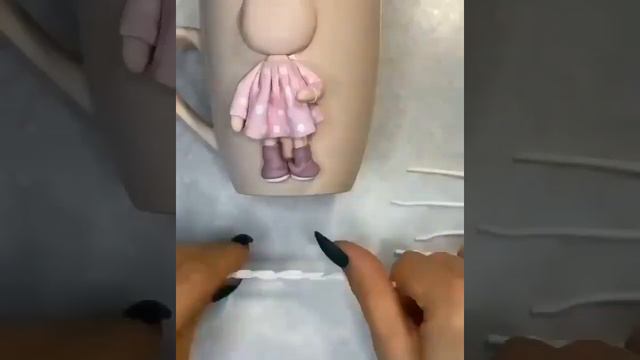 Как украсить чашку куклой из полимерной глины ♡ How to decorate a cup with a polymer clay doll