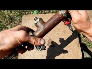 Ремонт главного тормозного цилиндра.