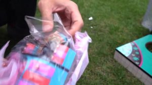 LOL Surprise House Катя с папой собирают игрушечный домик ЛОЛ для кукол