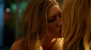 The Bones || Sara and Ava || Legends of Tomorrow