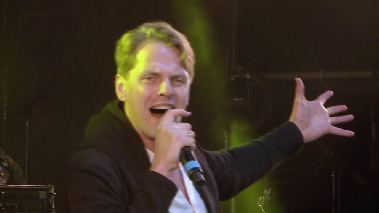 "We Are The Champions" (Queen) - Иван Ожогин смотреть онлайн