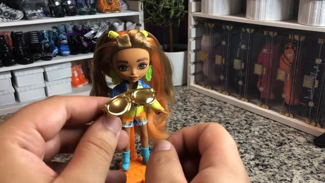 Barbie: EXTRA Mini Wave 2 Tie Dye Sunshine Pineapple Doll Unboxing and Review смотреть онлайн