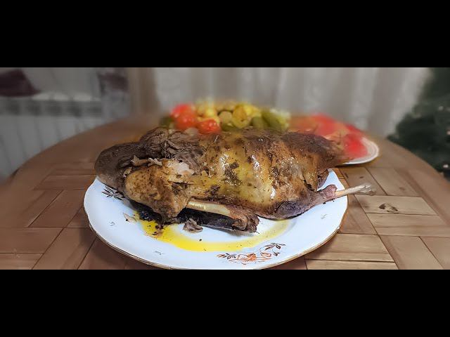 Гусь запеченный в духовке