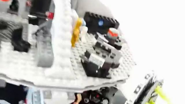 Lego 10188 Death Star playability (2/2) смотреть онлайн
